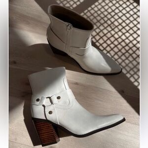 OASIS SOCIETY Jackson white Ankle Boots SIZE 7